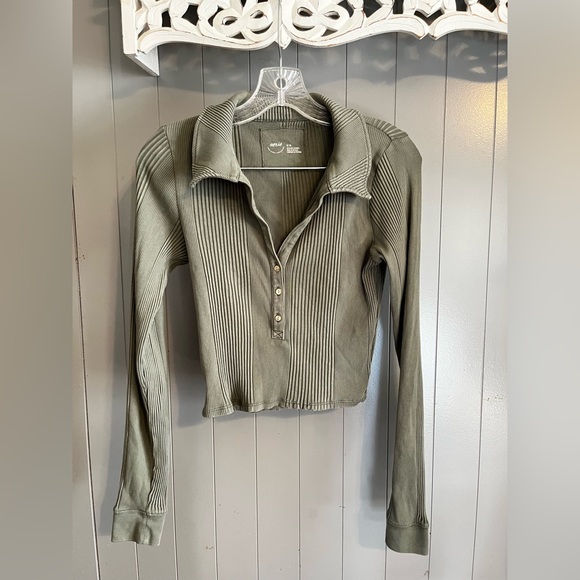 aerie Tops - Aerie sage green long-sleeve ribbed collared top.